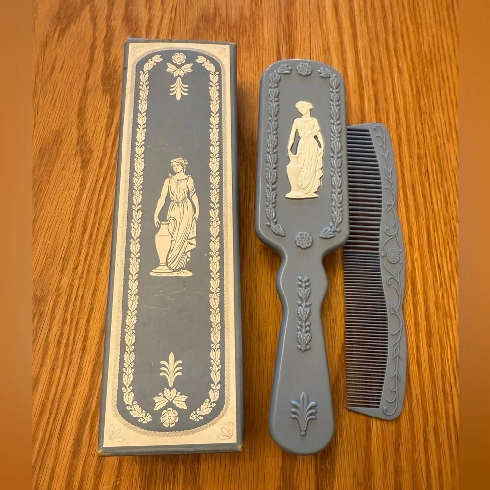 Vintage Avon Avonshire Blue Brush and Comb Set-New in the Box